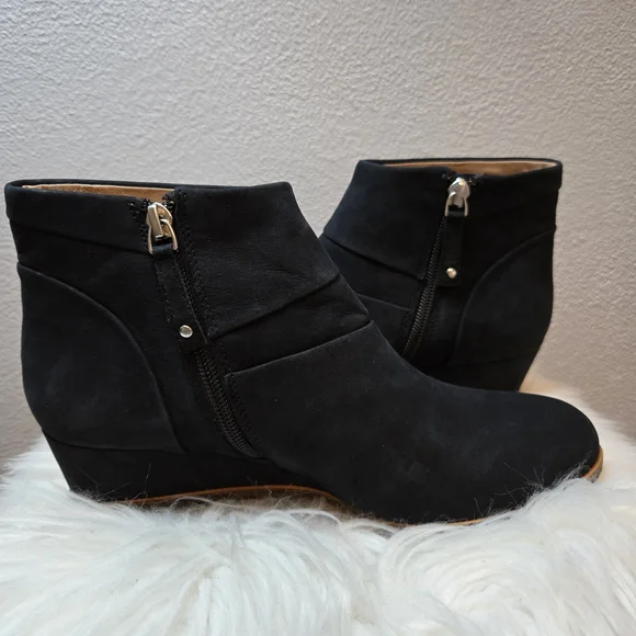 Linea Paolo Womens Wedge Black Ankle Bootie - Picture 3 of 10